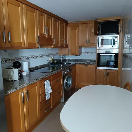 Atico Duplex En Plaza De Trascorrales Οβιέδο
